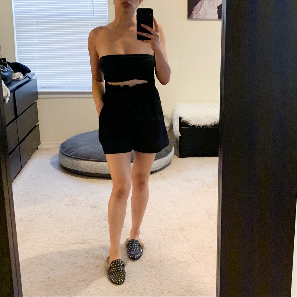 Aritzia Paper Bag Shorts. - Picture 4 of 7